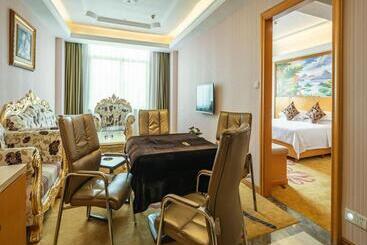 Vienna Hotel Banxuegang Road