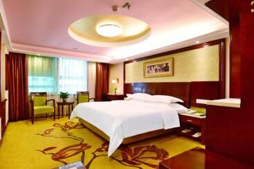 Vienna Hotel Shenzhen Railway Station