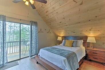 بيت ريفى Camp Themed Sevierville Cabin W/ Hot Tub + Teepee!