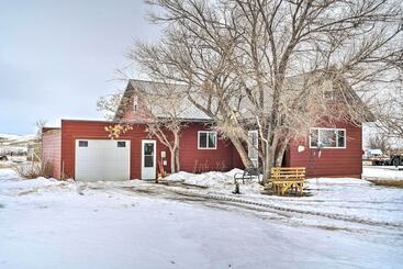 بيت ريفى Charming  Corral Creek Ranch House  In Circle