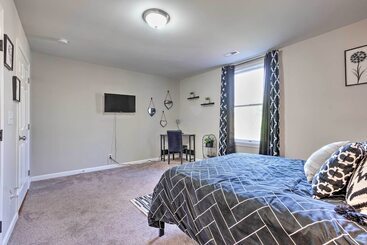 کلبه Charming Huntsville Home W/ Deck!