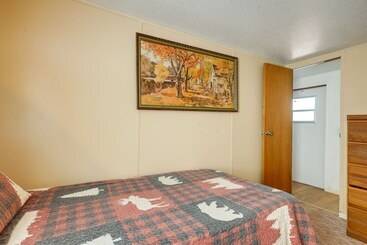 茅舍 Charming Santa Rosa Home W/ Mountain Views & Porch