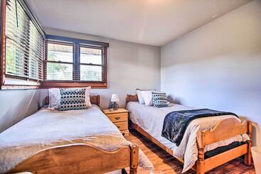 コテージ Fox River Grove Home: Pets Welcome!