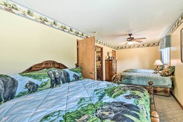 קוטג'' Cozy Cass City Retreat W/ Spacious Deck!