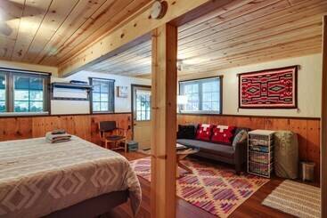 별장 Decks, Grills + Fire Pit: Camp Connell Hideaway!