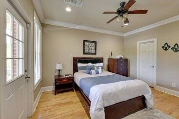 بيت ريفى Game Room & Private Pool: Home In Hot Springs!