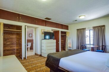 Сельский дом Ledge Lodge  Burkesville Getaway: Pool & Views!