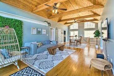 بيت ريفى Linden Cabin W/ Hot Tub + Mountain Views!