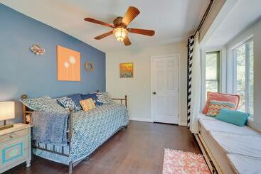 بيت ريفى Stunning Golden Home W/ Deck ~ 35 Mi To Denver!