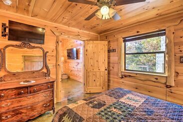 קוטג'' Mountain View Hideaway W/ Outdoor Fireplace!