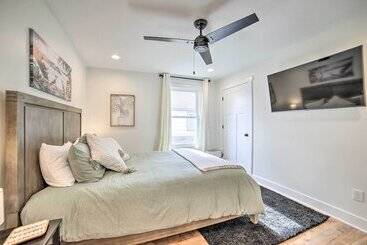 بيت ريفى Newly Built Gilletts Lake Gem: Dock & Hot Tub