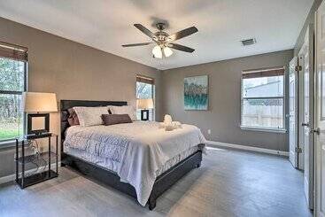 별장 Peaceful Austin Home W/ Private Backyard!