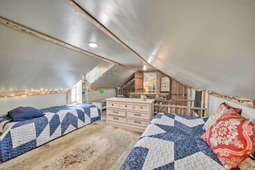 별장 Pet Friendly Harper Farmhouse W/ Large Deck!