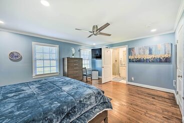 کلبه Ranch Style Home 7 Mi To Downtown Greensboro!