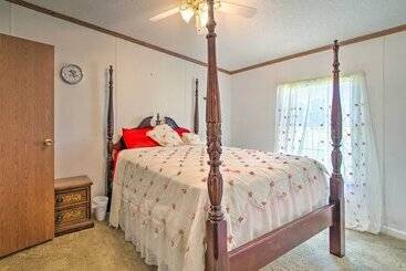 بيت ريفى Relaxing Prairie Home, 29 Mi To Starkville!