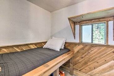 茅舍 Dorena Home W/ Hot Tub & Game Room!