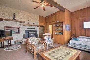 별장 Rustic Lake Buchanan Hideaway W/ Game Room & Grill