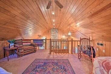 کلبه Serene Cabin W/ Riverfront Views & Access!