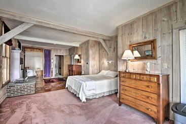 コテージ Skaneateles Lake Home: Water Views & Private Beach