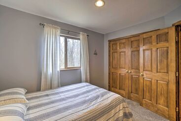 بيت ريفى Spacious Buckeye Lake Home W/ Hot Tub & Fire Pit!
