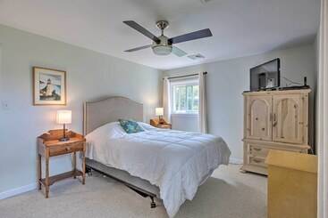 茅舍 Waterfront Lancaster House W/ Grill & Dock Access!