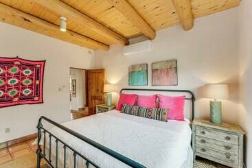 بيت ريفى Arroyo Seco Adobe W/ Hot Tub Near Taos Ski Valley!