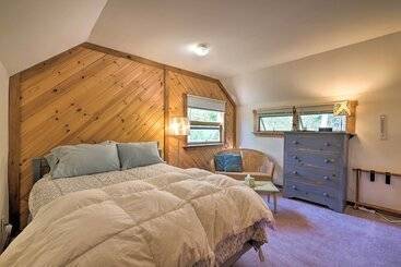 Сельский дом Boothbay Harbor Cabin W/spacious Deck & Yard!
