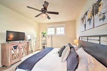 بيت ريفى Carlton Landing Home: Walk To Lake & Parks!