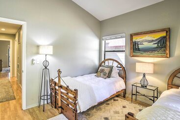 별장 Charming Chester Home W/ Furnished Porch!