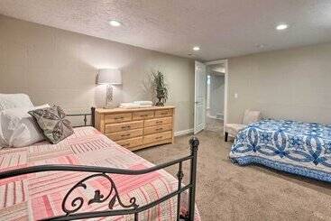 קוטג'' Charming Historic Ogden Home W/ Private Backyard!