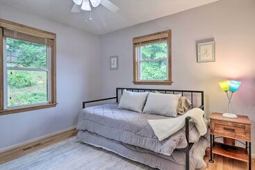 بيت ريفى Charming Mills River Home W/ Porch & Yard!