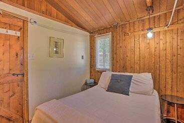 Charming Suttons Bay Cottage W/ Shared Waterfront!