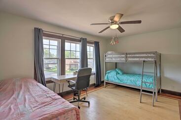 별장 Cleveland Area Home W/ Deck < 10 Mi To Dtwn!