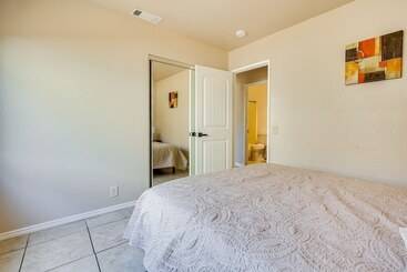 별장 Cozy Coachella Home Rental: Game Room, Grill!