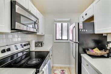 茅舍 Tobyhanna Home W/ Hot Tub & Fire Pit: Walk To Lake