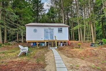 Hartford Cottage W/ Private Beach On Bear Pond!