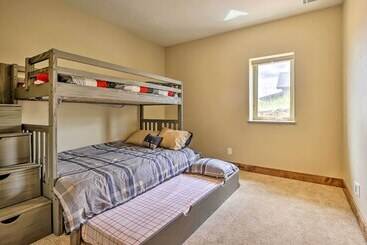 بيت ريفى Game Room & Hot Tub: Luxe Grand Lake Retreat!