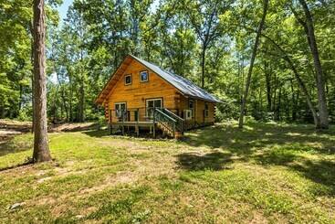 茅舍 Lyndhurst Cabin On Farm W/ Pond & Stocked Stream!