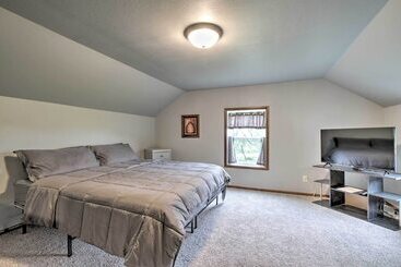 بيت ريفى Pet Friendly Spring Grove Home W/serene Yard!