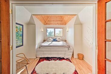 Port Townsend Cottage Near Wineries & Golf