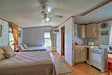 별장 Quiet Utopia Cabin W/ Deck & Mountain Views!