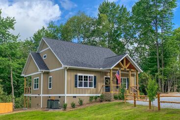 コテージ Scenic Sapphire Hideaway 5 Mi To Ski Resort!
