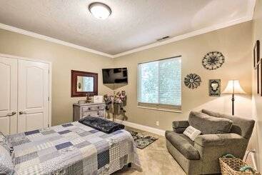 Сельский дом Secluded Home W/ Hot Tub & Mountain Views!