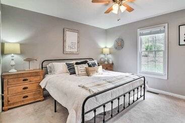 קוטג'' Secluded Retreat On 2 Acres Near Dale Hollow Lake!