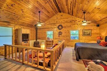 کلبه Secluded Studio W/ Deck, ~8 Miles To Beaver Lake!