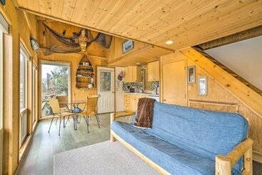 קוטג'' Serene Seldovia Cabin W/ Deck, Grill & Views!