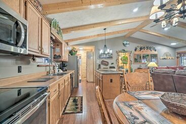 별장 Woodsy Pigeon Forge Hideaway: Private Hot Tub