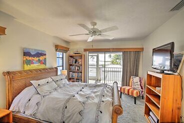 별장 Private Pool & Deck: Canalfront St James City Home