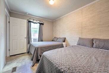 קוטג'' Cassopolis Cabin W/ Lake & Fishing Access!