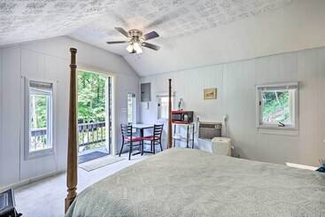 קוטג'' Chalet Retreat: Cozy Cabin W/ On Site Creek!